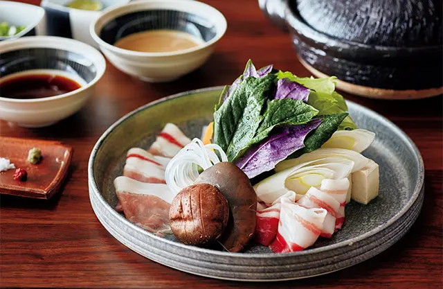 日本料理「青碧蒼（AOMI）」では会席料理や今帰仁（なきじん）アグーのしゃぶしゃぶを