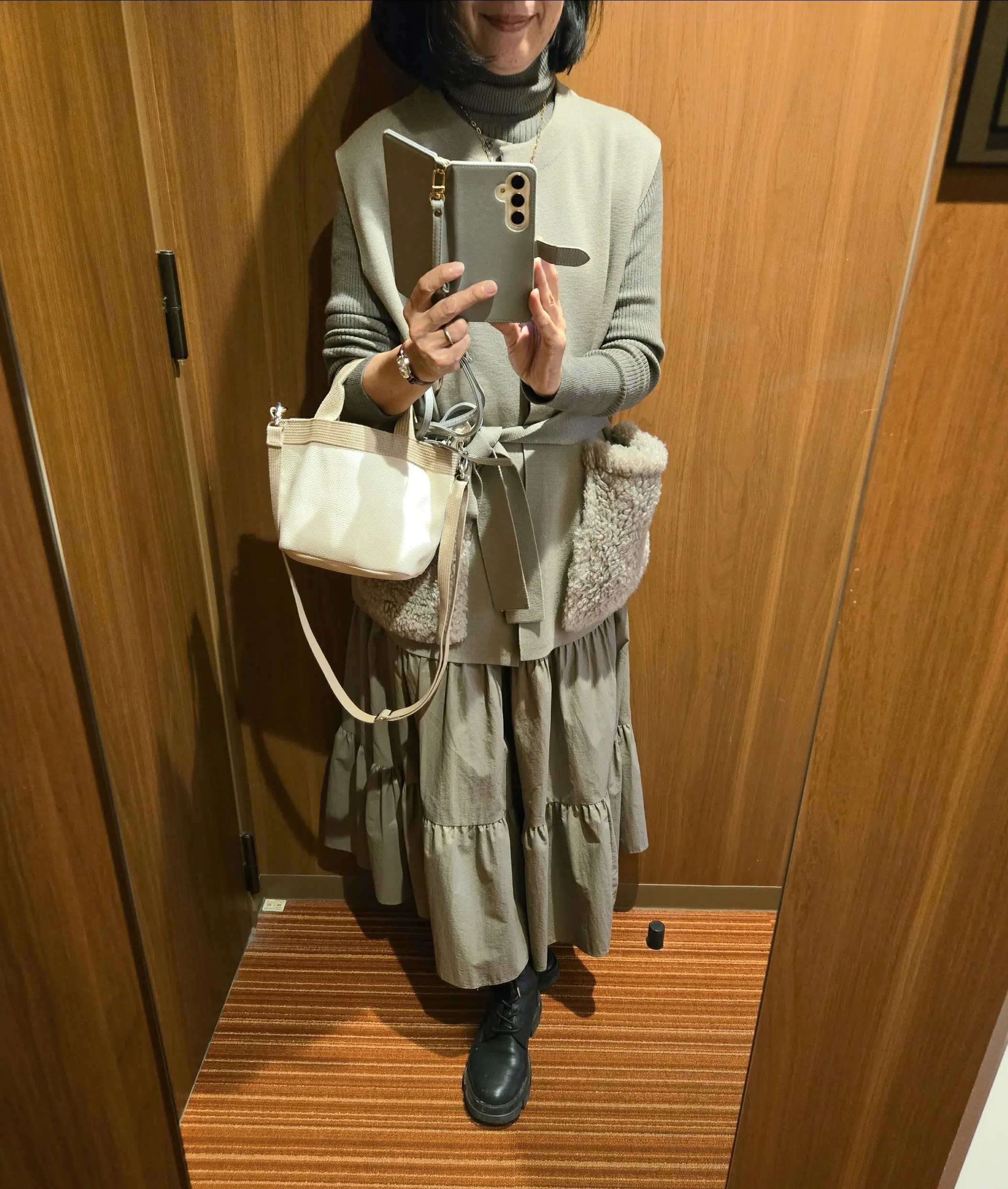 コーディネートで振り返る11月～旅も日常もニュアンスカラーで楽しむ11月の私～_1_19