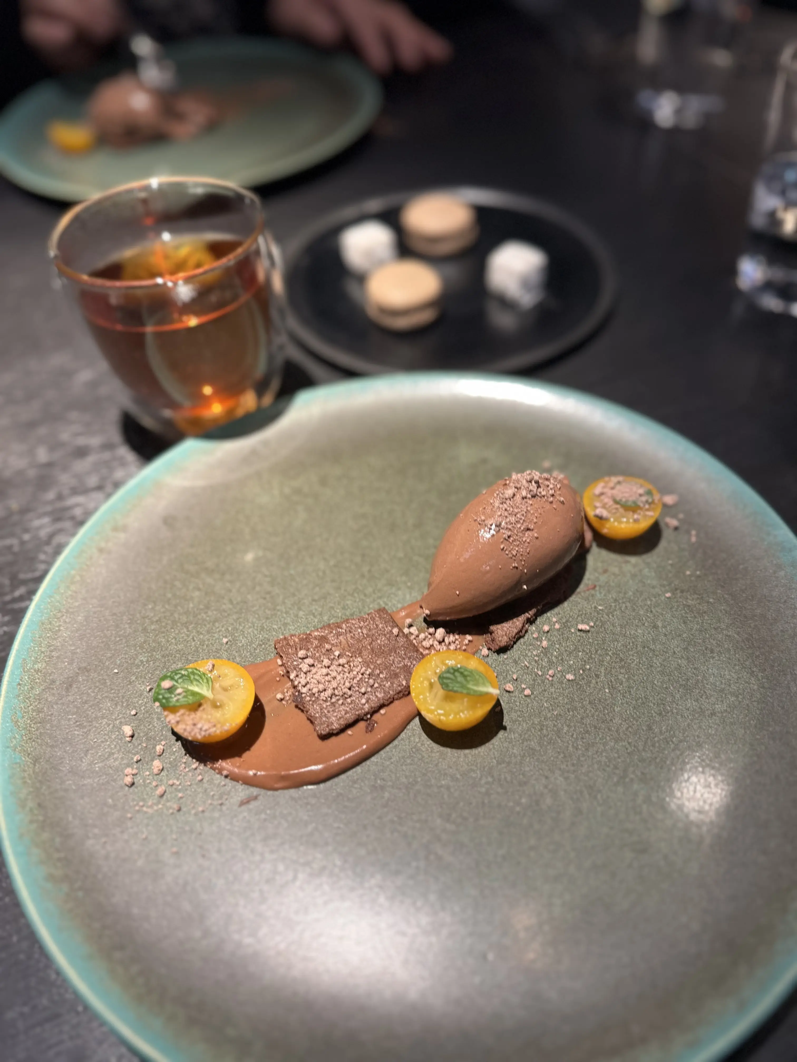 ネイビーに赤。大人は“差し色”で新年を制す_1_6-2