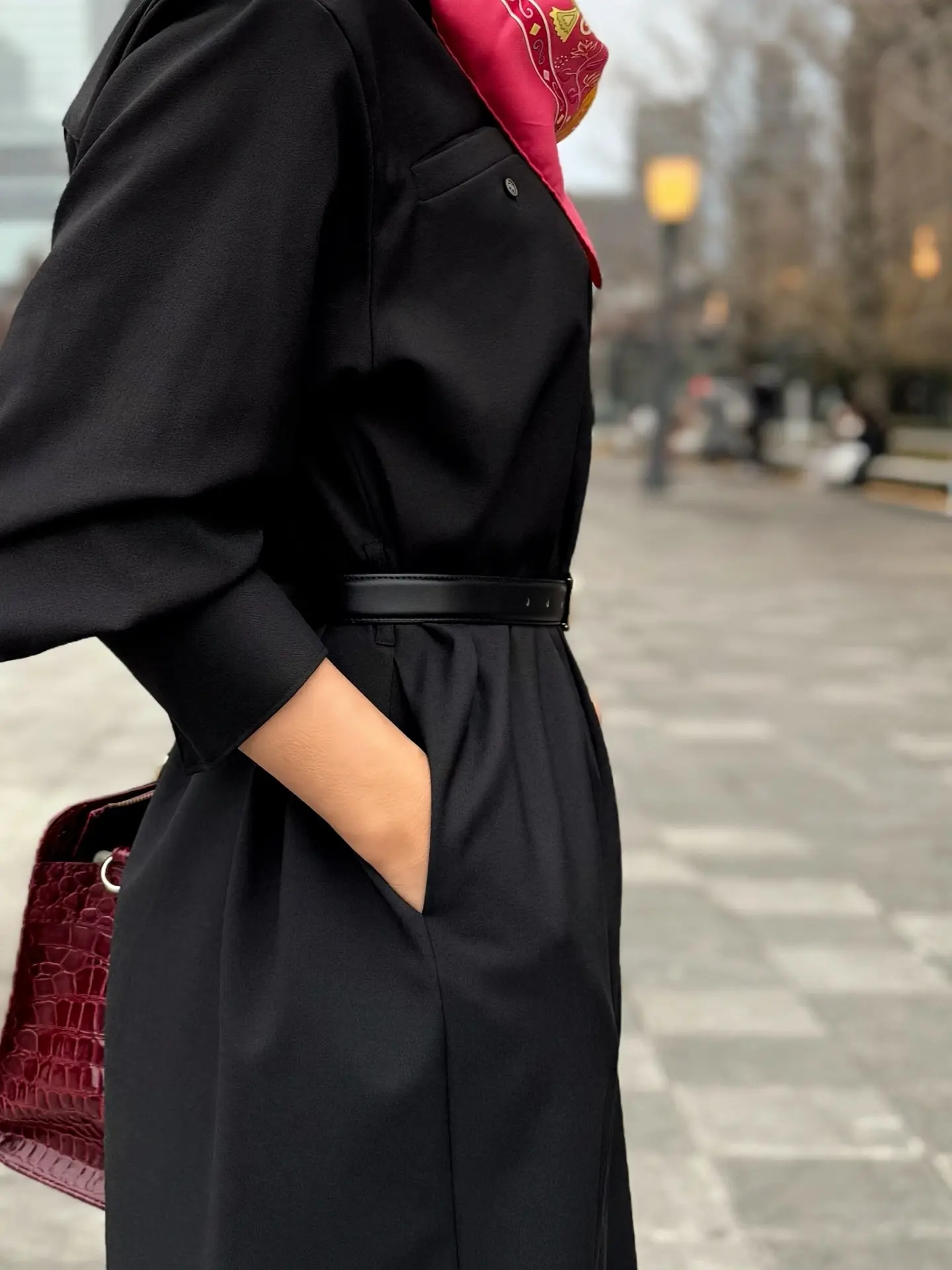 イーバイエクラ　黒ワンピース　着回し　50代ワンピースコーデ　アラフィフワンピースコーデ