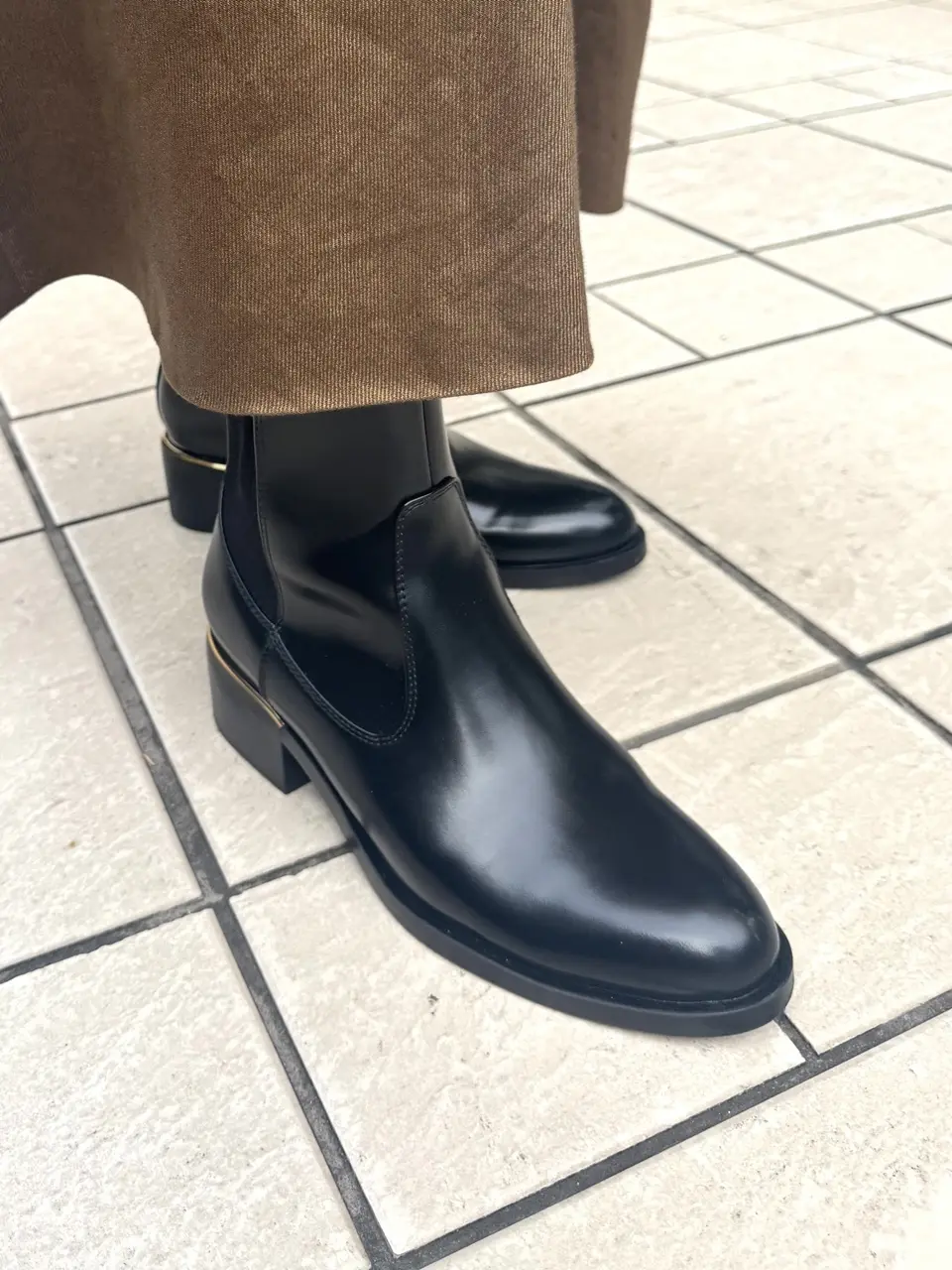 ZARA ヒールショートブーツ 01