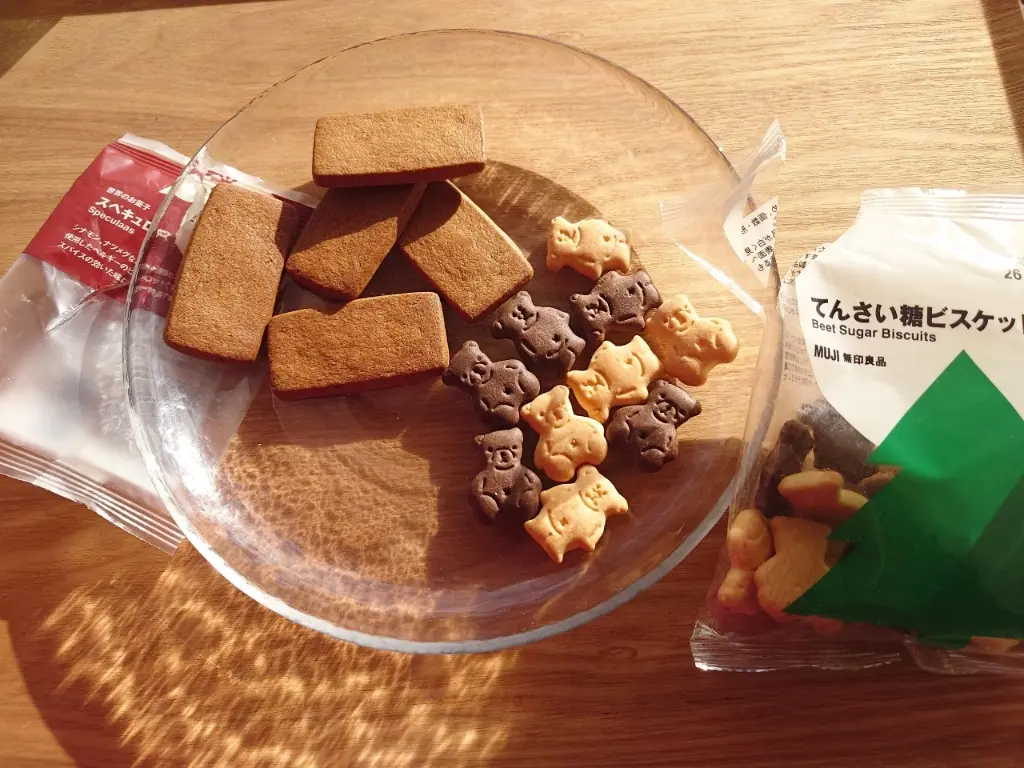 無印良品のてんさい糖クッキーとスペキュロス