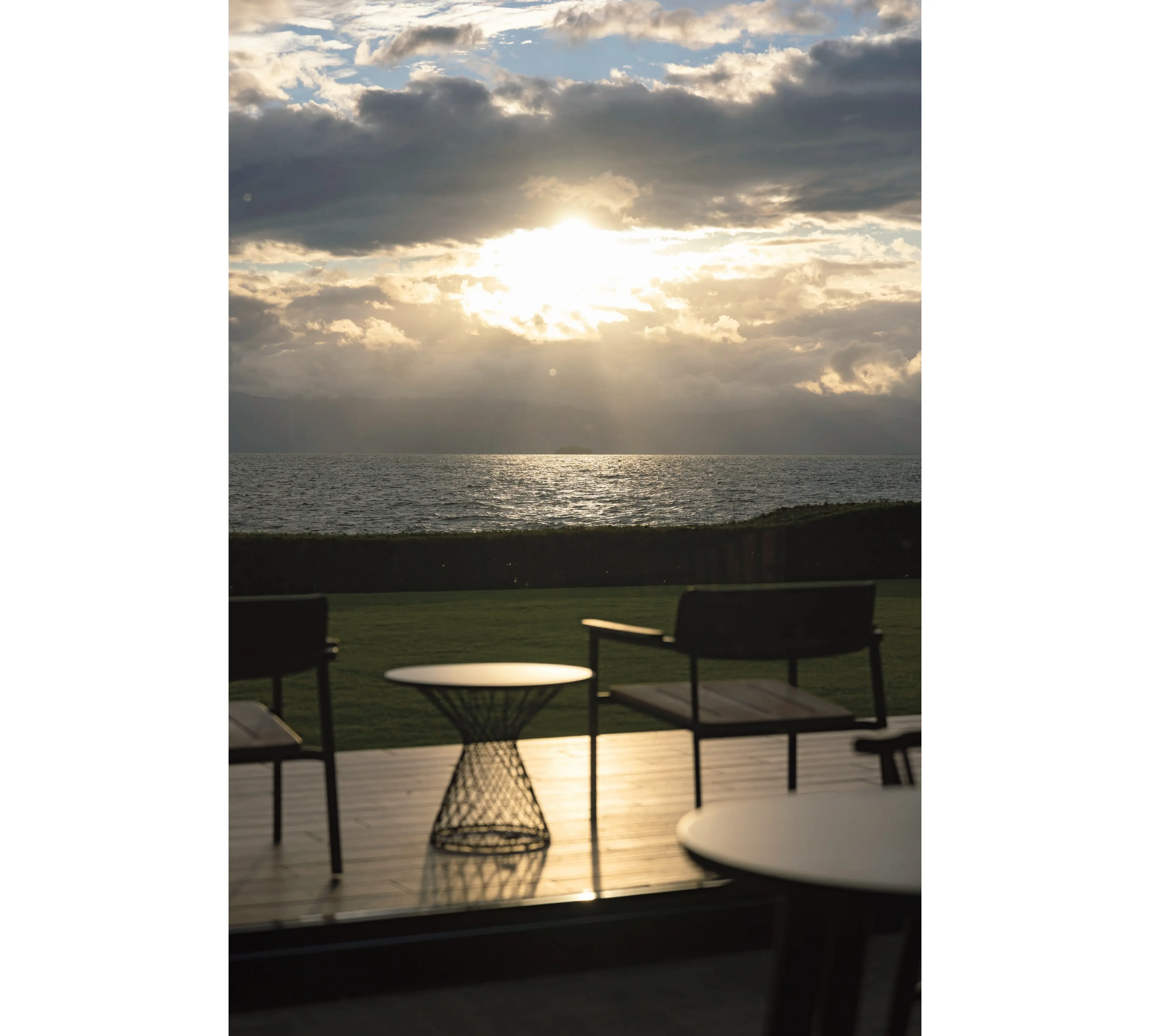 琵琶湖　大人のひとり旅　滋賀・彦根「蒼の湖邸 BIWAFRONT HIKONE」　バルコニー