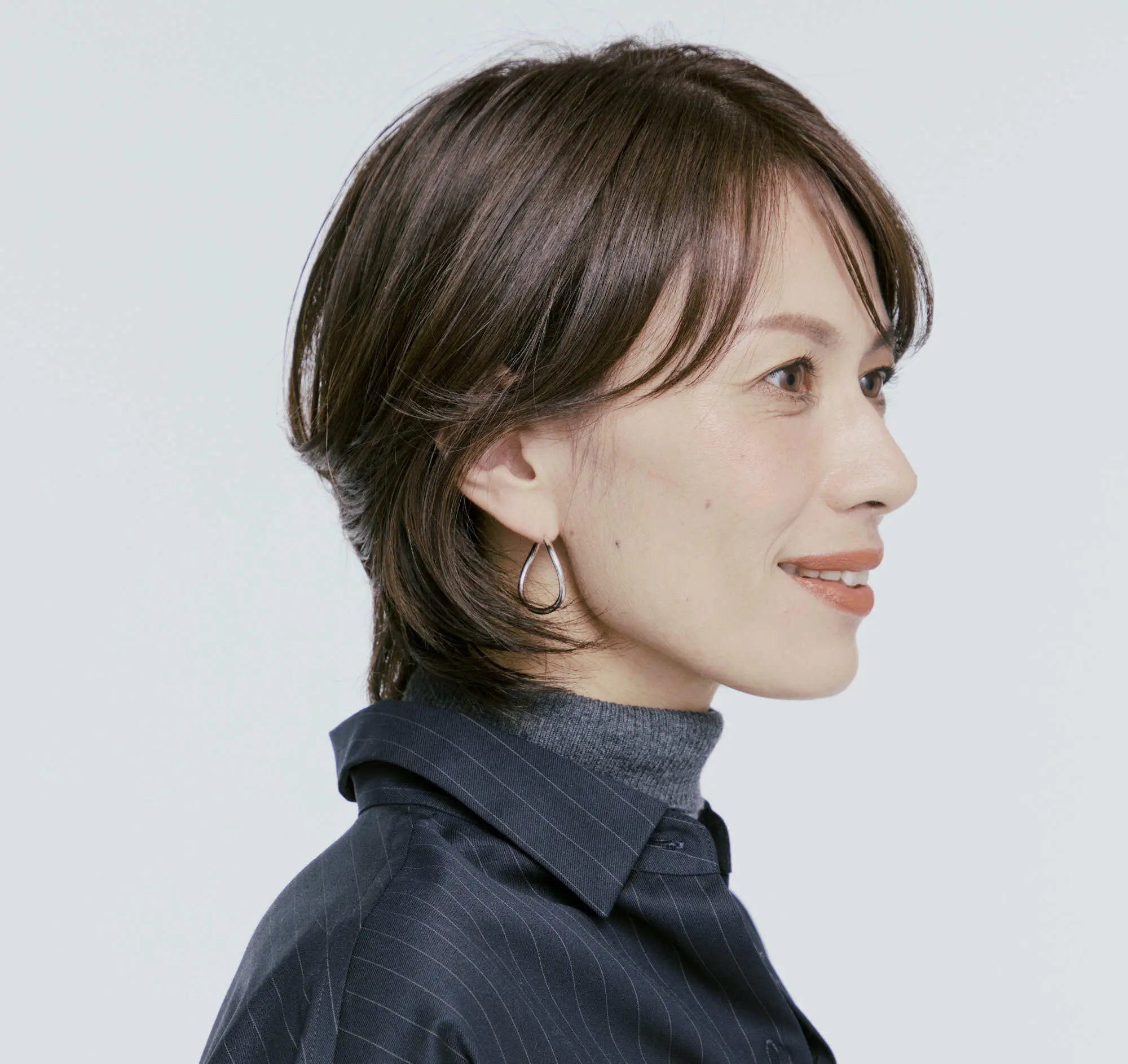 明るさとツヤ感をキープできる ＂トリプルアプローチ＂ のシアーベージュ　ヘアカラー　白髪隠し　SIDEの写真