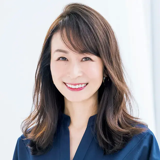 前髪が黄金バランスのカギ！“美人印象ロング”