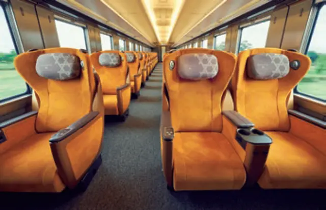 大人のひとり旅　列車　おすすめ　日光　スペーシアX　2号車 プレミアムシートには１人席の列も