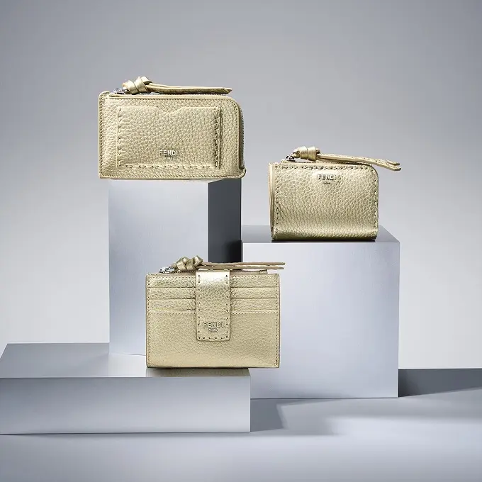 FENDI「ピーカブー」ウォレット