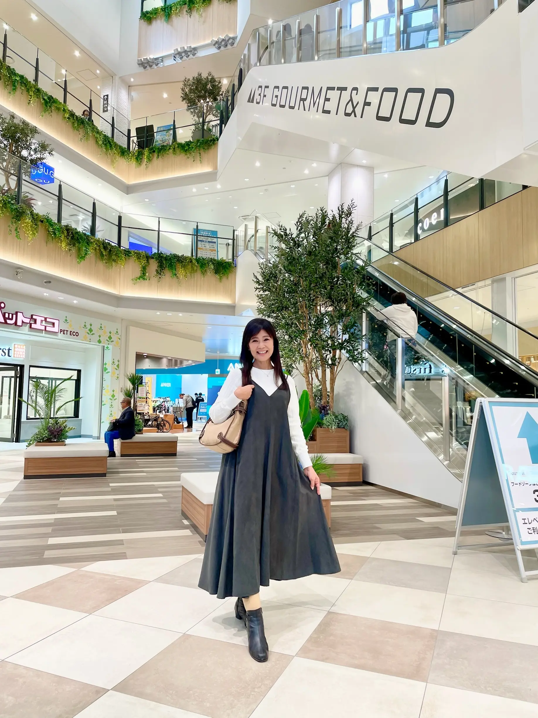 ららぽーと、ららぽーと東京ベイ、ららぽーとTOKYO-BAY、LaLaport TOKYO-BAY、第 I 期グランドオープン 、knit、ニット、白ニット、Feroux 、フェルー、jumper dress、ジャンパースカート、ジャンスカ、サロペットロングスカート、ミモレ丈、a.v.v 、ネックレス、ジュエリー、ダイヤモンド、一粒ダイヤ、ペンダント、一粒ダイヤペンダント、necklace、Jusail、ジュセール 、コート、ロングコート、ベージュ、キャメル色、ファー、リアルファー、ラビットファ、coat、アスプリ株式会社 、bag、バッグ、ラルフローレン、RALPH LAUREN、