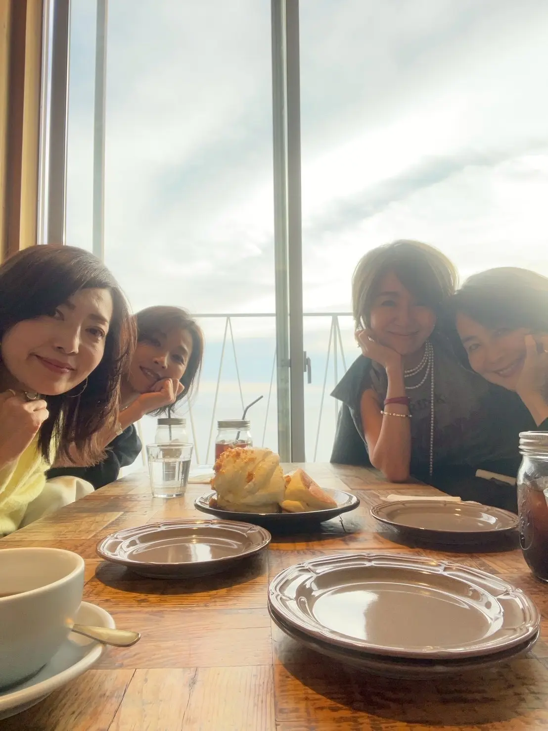 ふわふわイエローニットで鎌倉七里ヶ浜ランチ_1_11