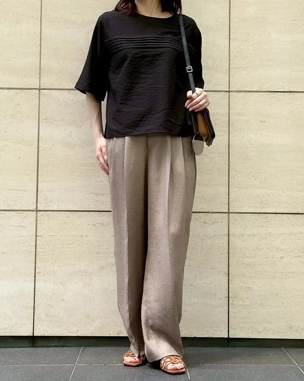 一枚で華やか。大人の夏スタイルを刷新するブラウス 【50代ファッション・E by eclat】_1_5