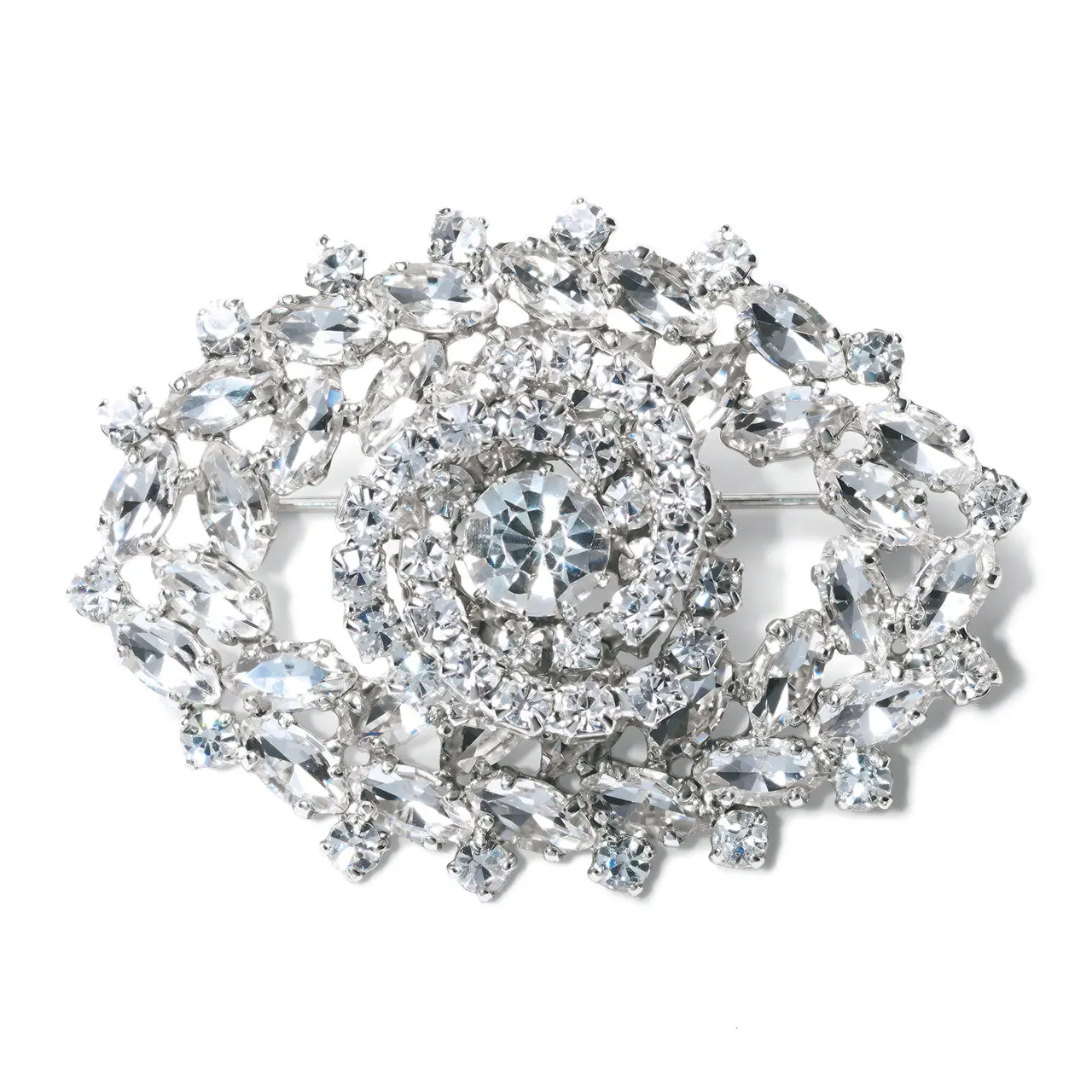 キラキラブローチは 大人好みのモチーフで