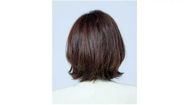 長めの前髪でも重く見せない！軽やかボブヘア