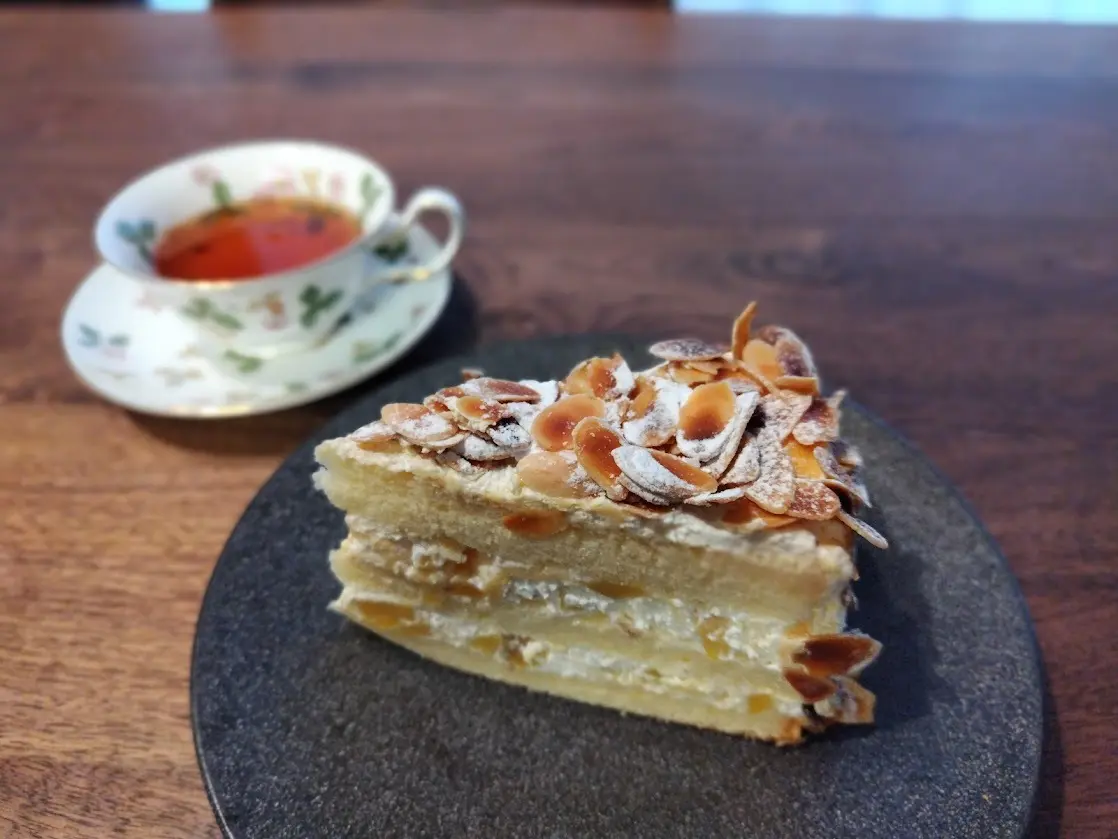 カスタードマロンケーキ
HARBS　Wedgwood　ワイルドストロベリー