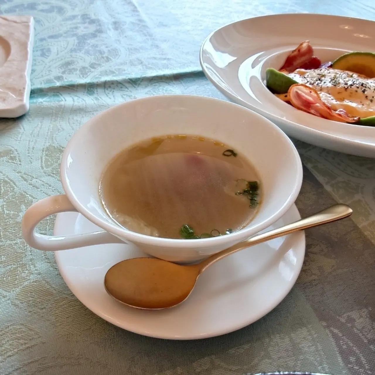 湖畔の洋館 かたくらシルクホテル