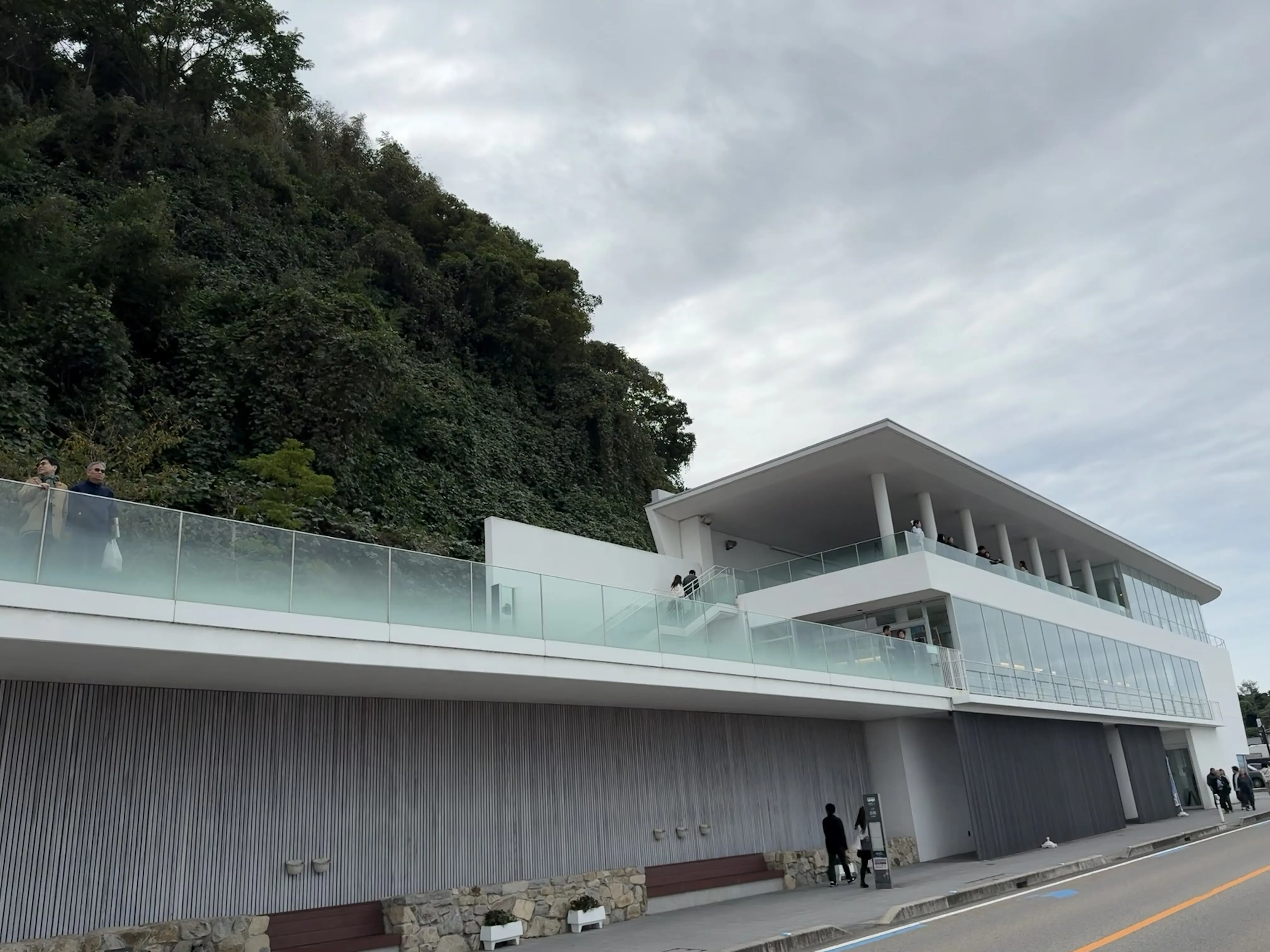 富山 海晴海岸 道の駅海晴 富山観光 富山観光スポット 義経岩 パワースポット フォトジェニック インスタ映えスポット