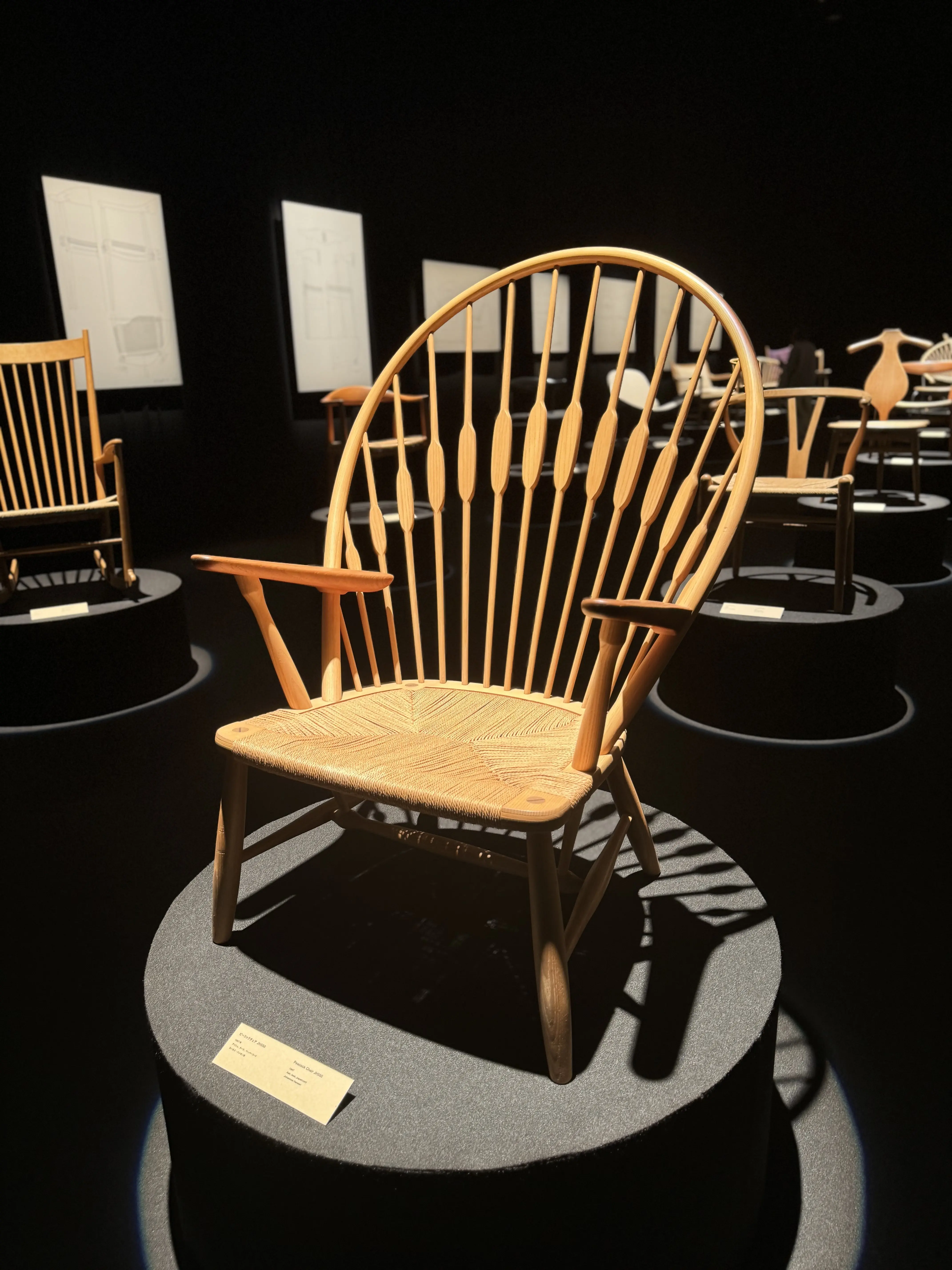 【北欧名作椅子と赤坂女子会】UNIQLOパンツで五感を満たす一日_1_4-1