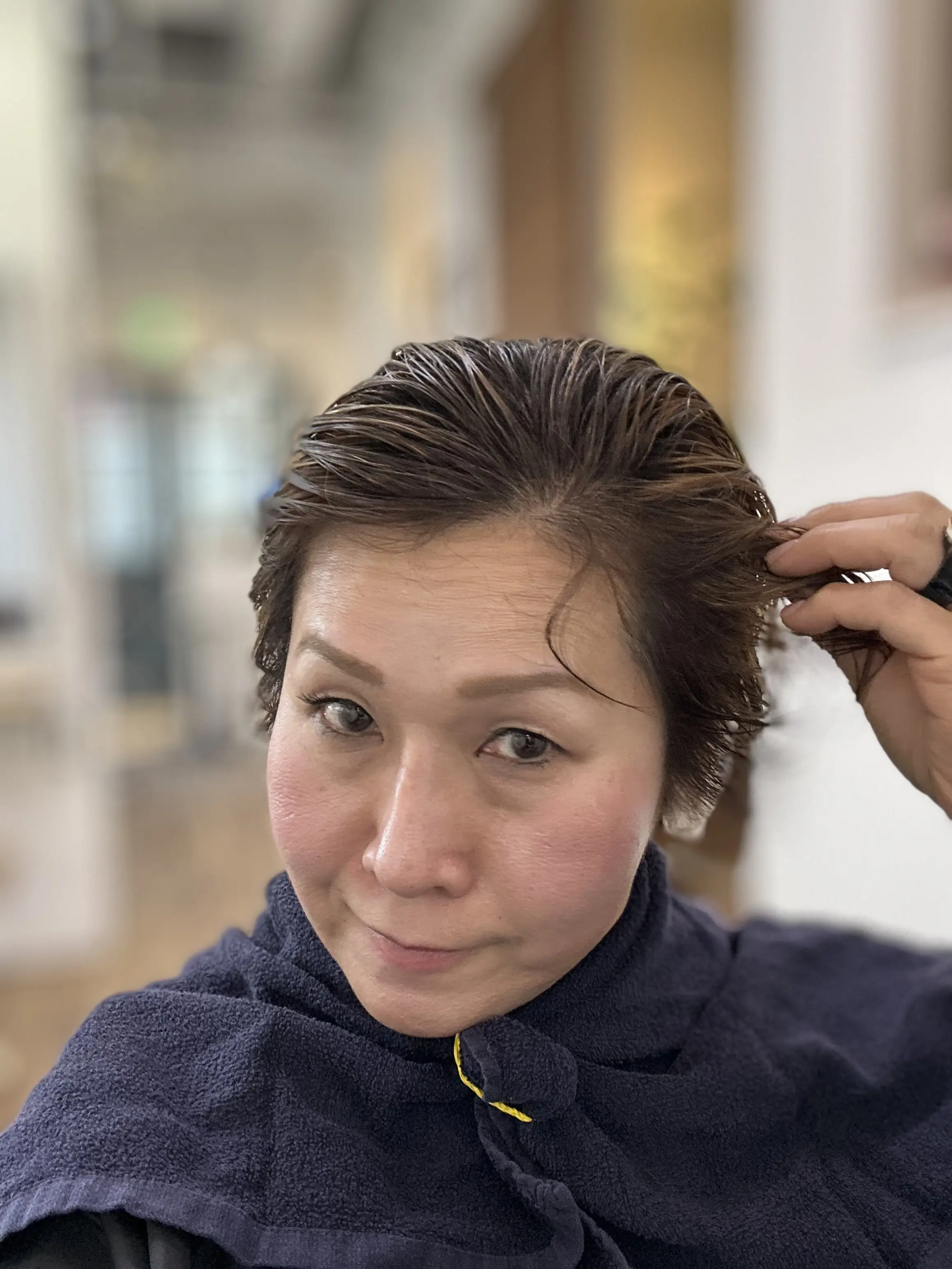 白髪は「隠す」より「デザイン」する！刈り上げショート×細密ハイライトで新年を軽やかに。_1_4-1