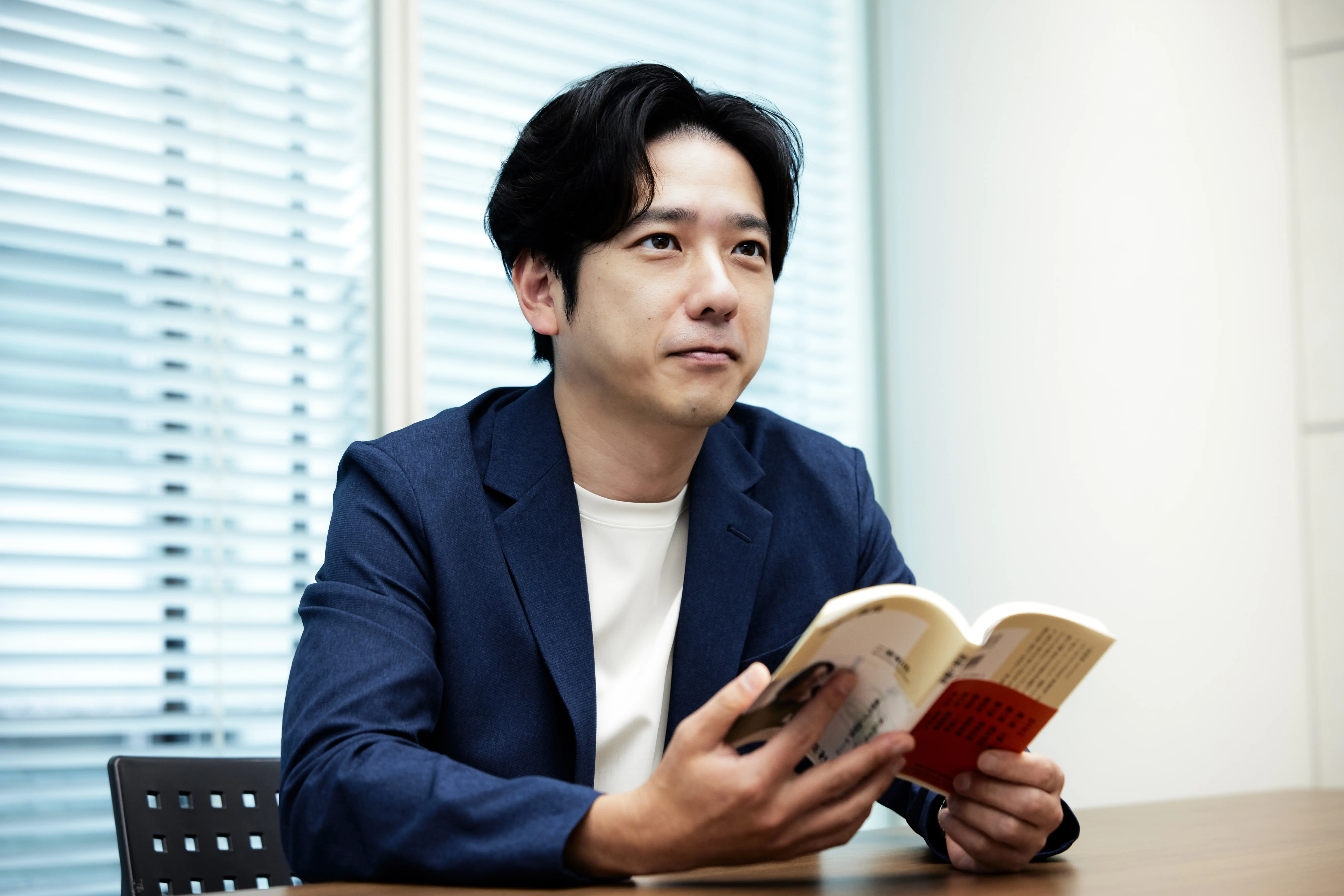 【二宮和也インタビュー】仕事論から生死観まで......赤裸々に語られる、”生の言葉”。初めての新書を出版した、その舞台裏に迫る