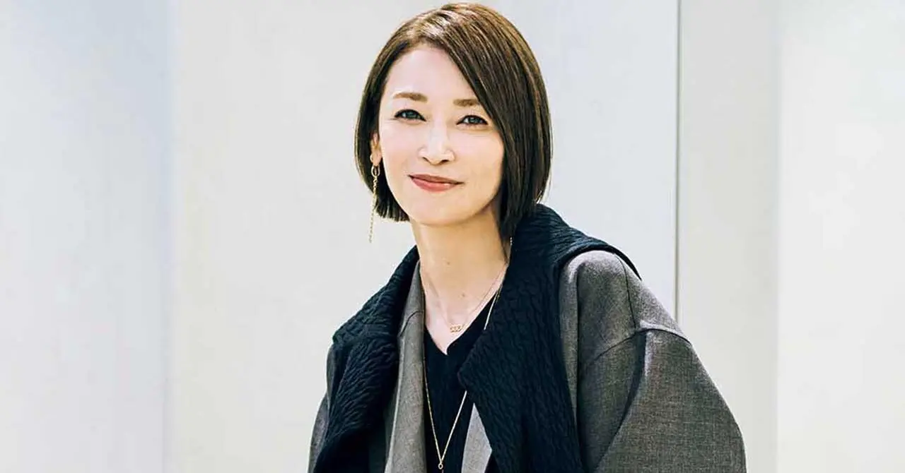 辺見えみりさんが着こなす！立体的なシルエットが美しい「conte」の