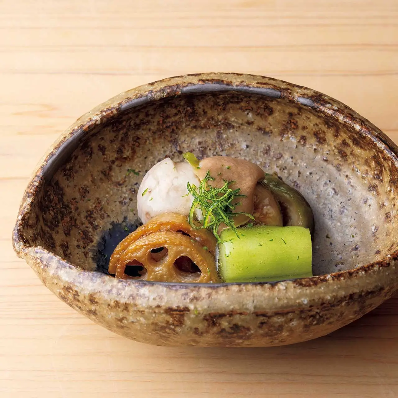 根炒り煮、小芋白煮、いちじ く揚げびたし、青ずいきの炊 き合わせ