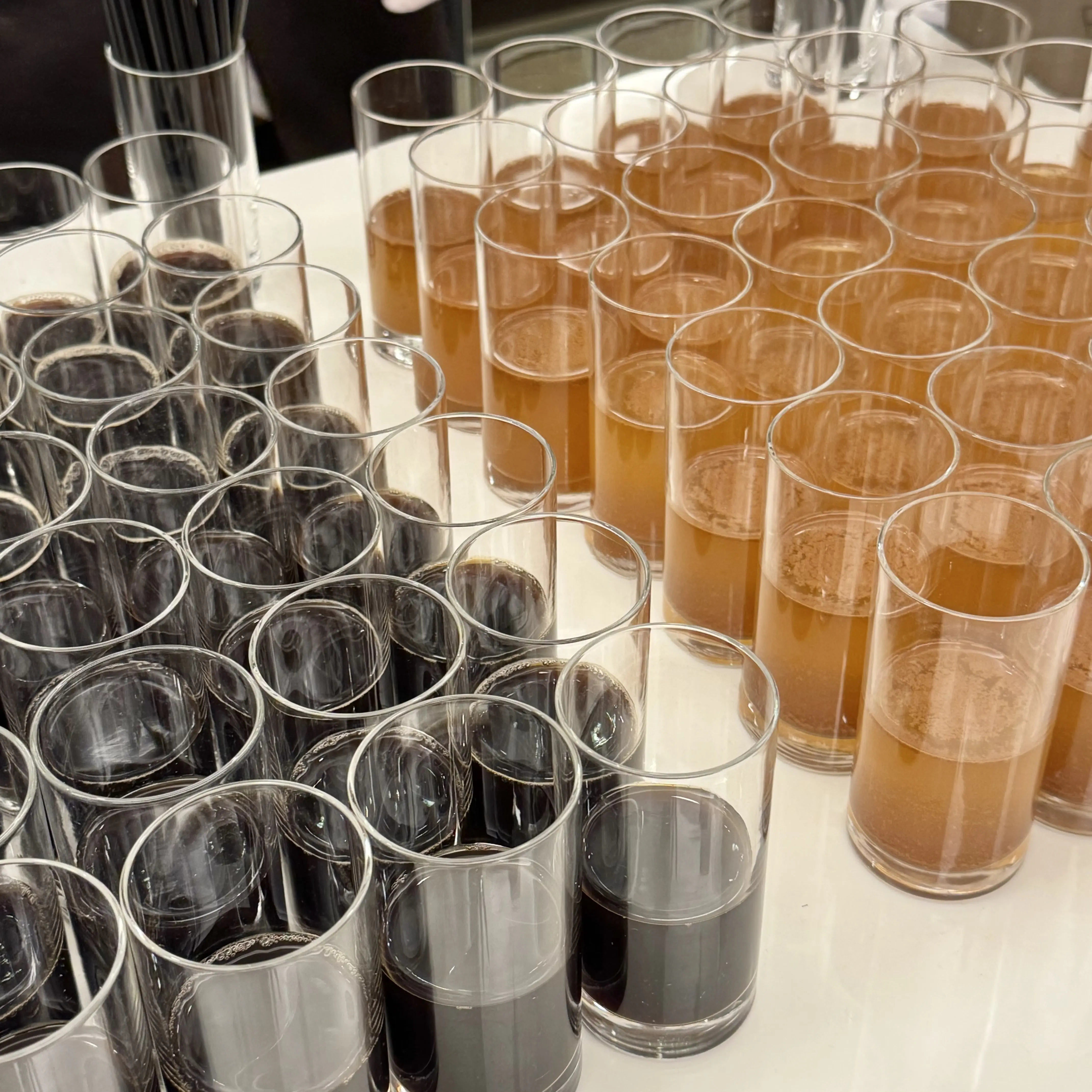 黒×刺繍ブラウスで éclat主催のパーティ「ソワレ・ドゥ・エクラ」へ_1_6-2