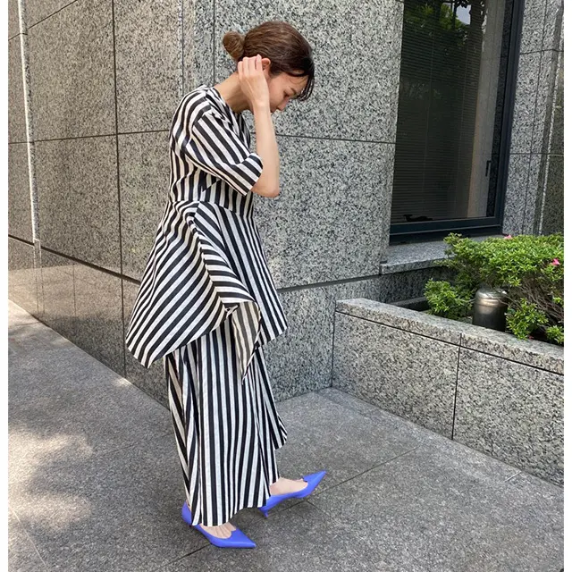 ADORE 六本木ヒルズ店　スタッフ　三根山　貴子さん　166センチ