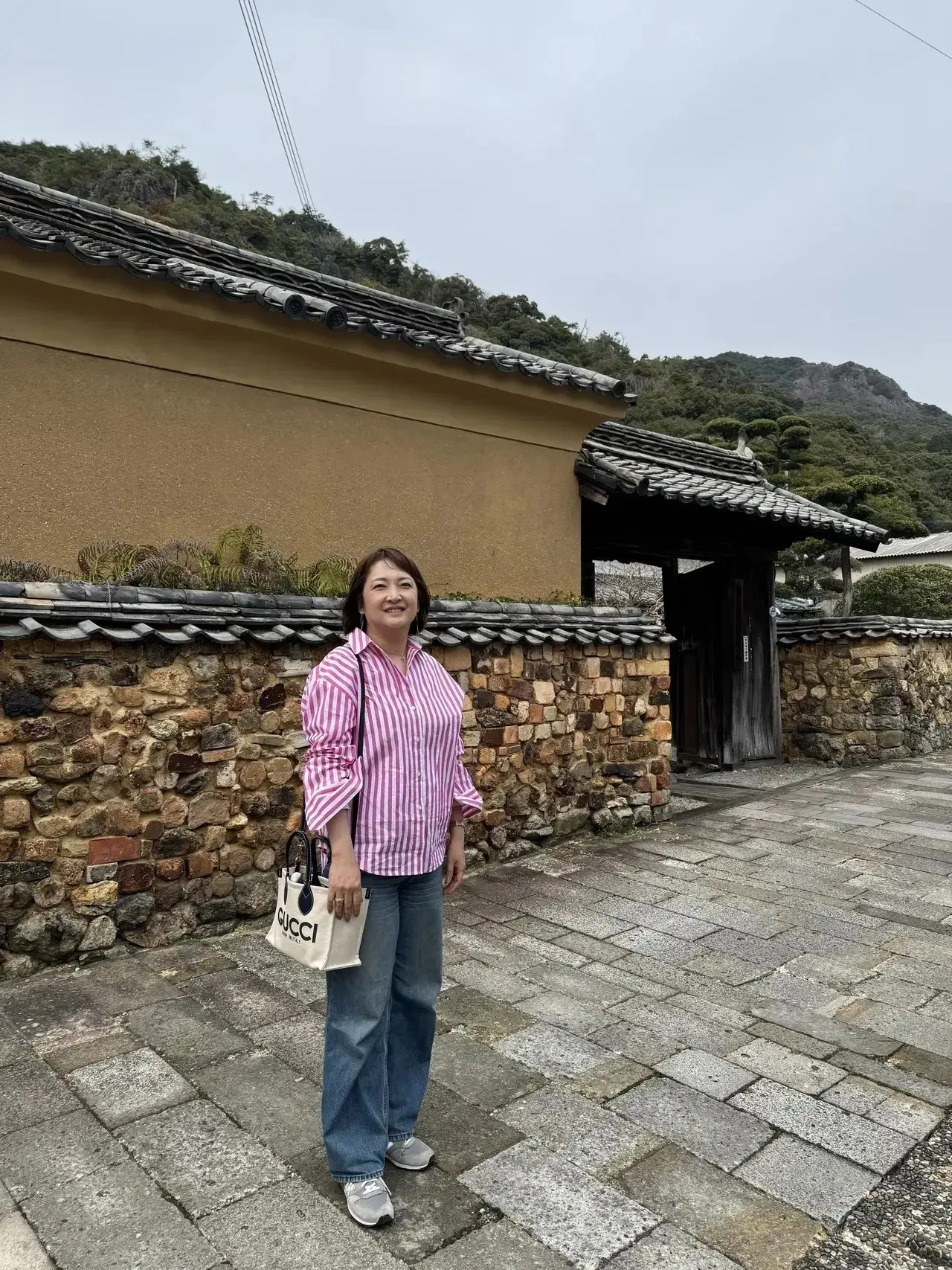 旅行やお出かけにデニムが大活躍！おしゃれな50代「ユニクロ・GU」コーデ