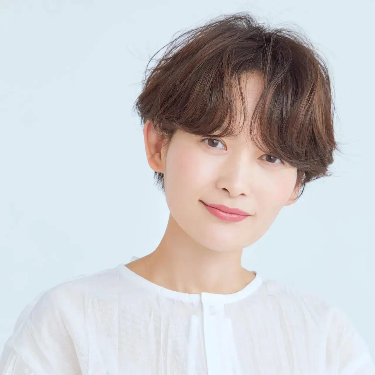 洗練カラーでふんわり感とおしゃれ感のあるショートヘア