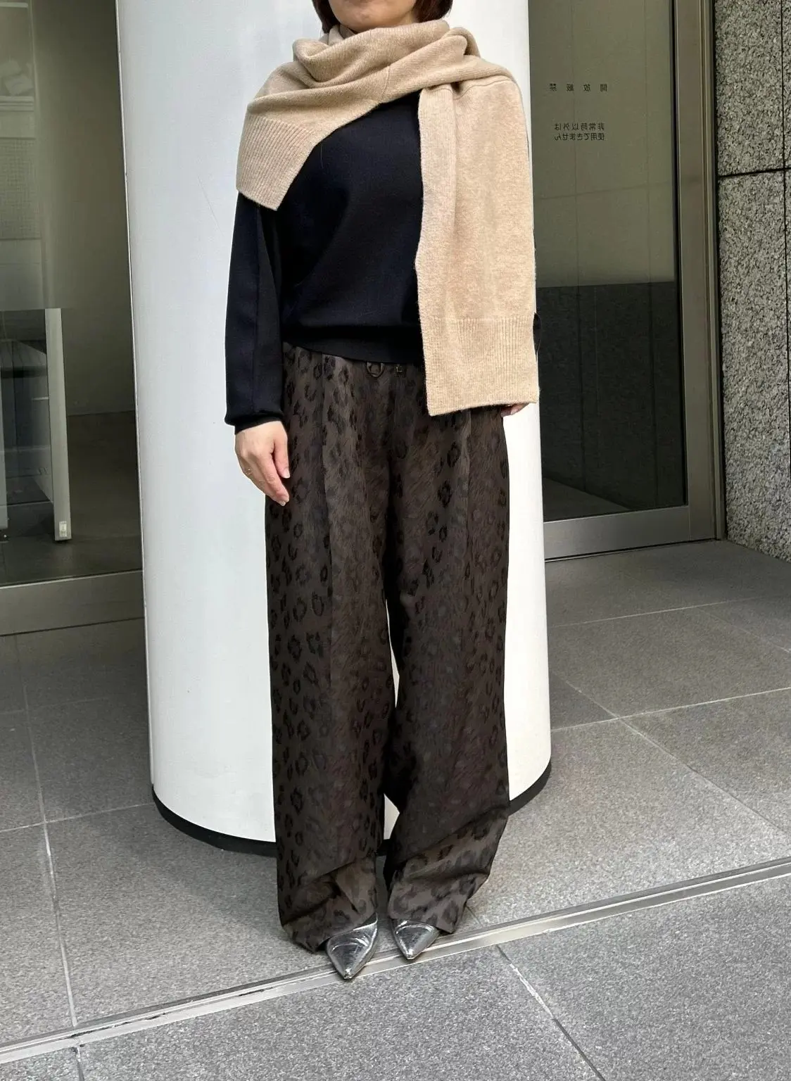 巻くだけでお洒落に変身♪都会的な抜け感を演出できる 「PROTAGONISTA・カーディガン風ストール」【50代ファッション】_1_5