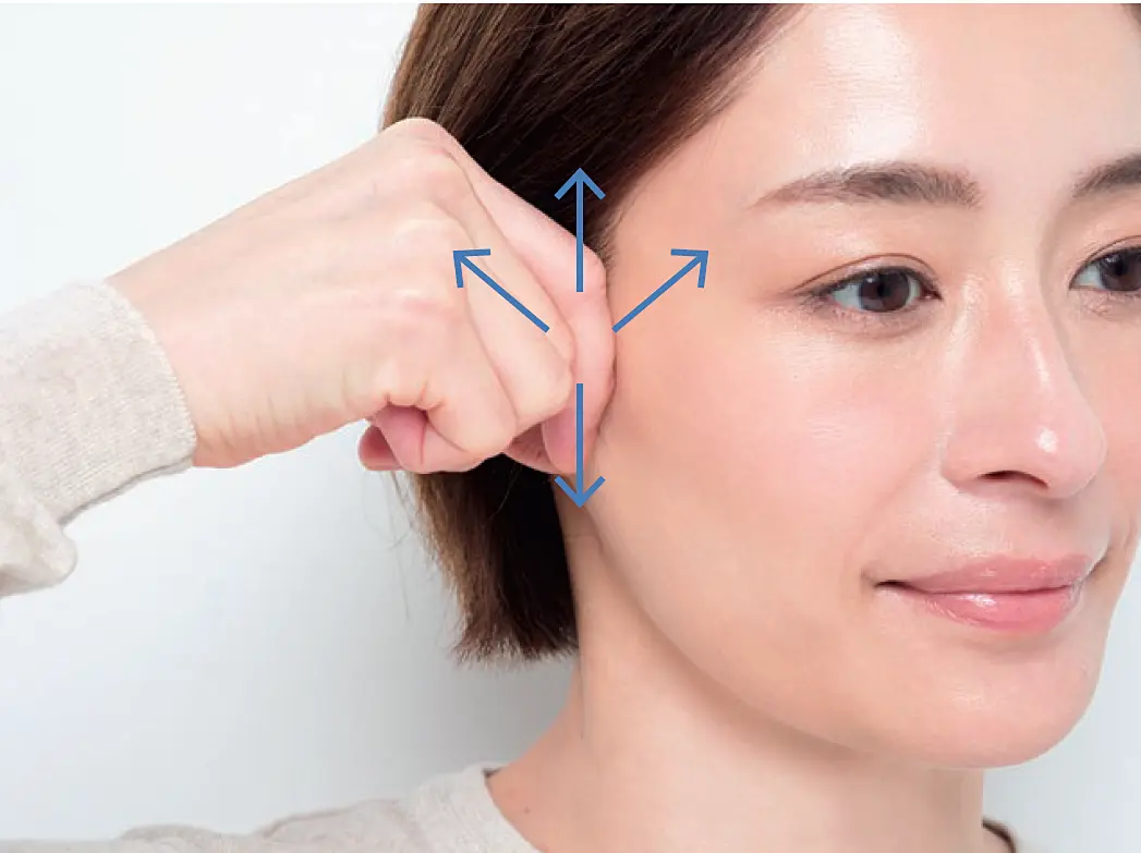 エイジングデザイナー 村木宏衣さん 四方八方耳ほぐし　ストレッチ　STEP3