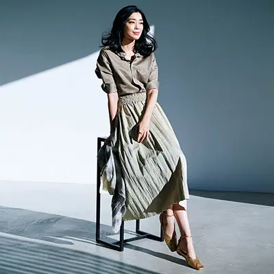 シャイニーな質感で鮮度アップ！ “シルバー＆ゴールドシューズ”【アラフィーのちょい攻め靴】