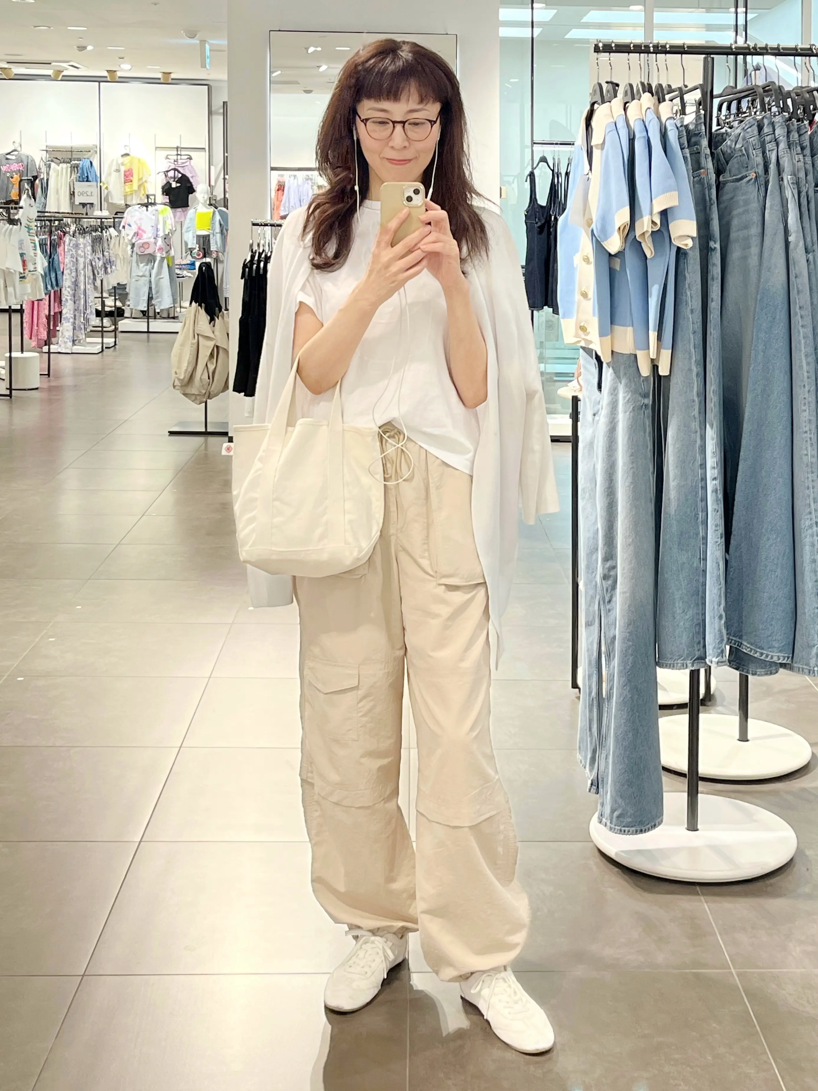 『UNIQLO×ミッフィ』大人可愛いキャラTシャツの着こなしに挑戦してみた_1_4