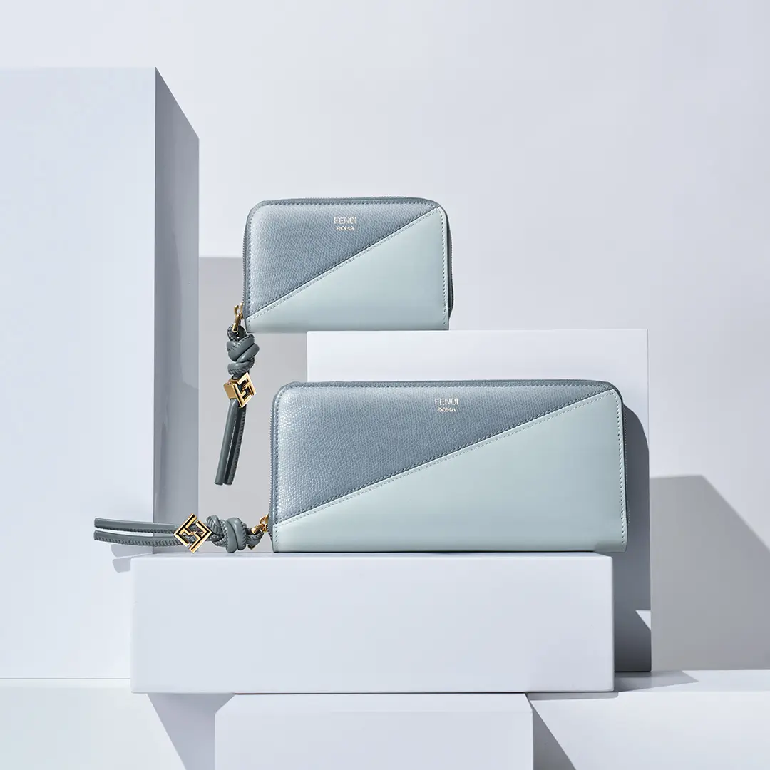 上から：「FFダイヤモンド」ジップアラウンド財布¥82,500（H8 W13 D2cm）、「FFダイヤモンド」長財布¥124,300（H8.5 W20 D2cm）