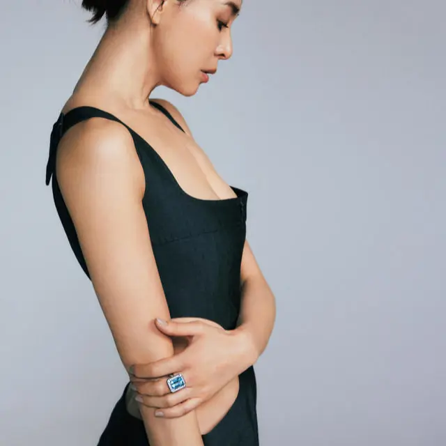【春の扉を開くブルージュエリー】ブシュロンのブルーリングで内なる知性が目を覚ます