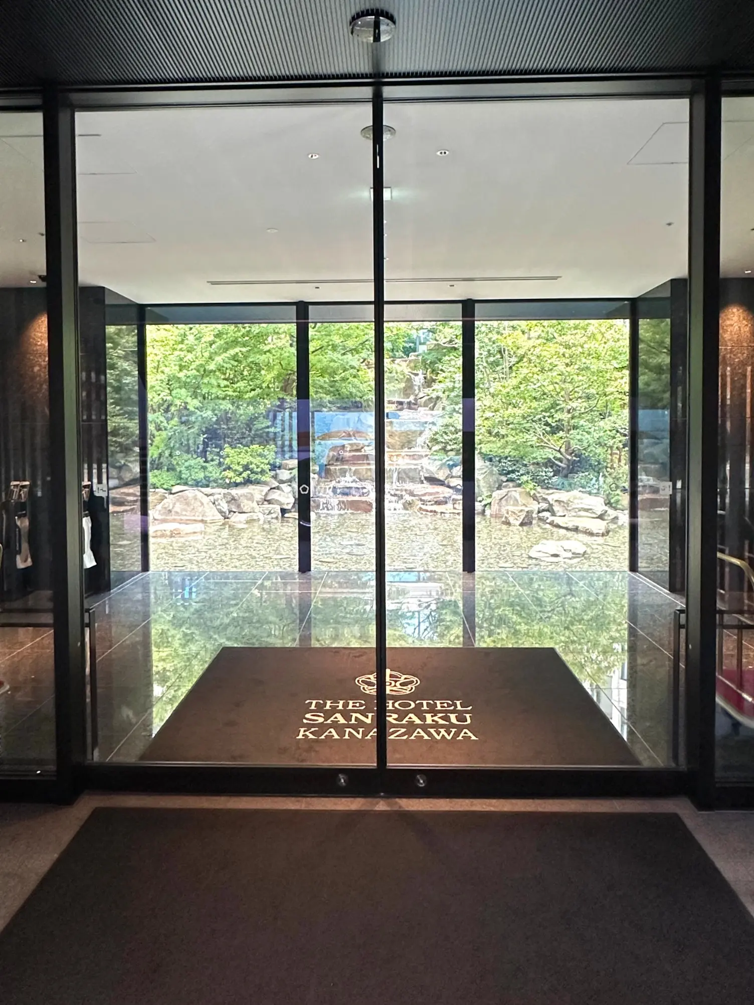THE HOTEL SANRAKU