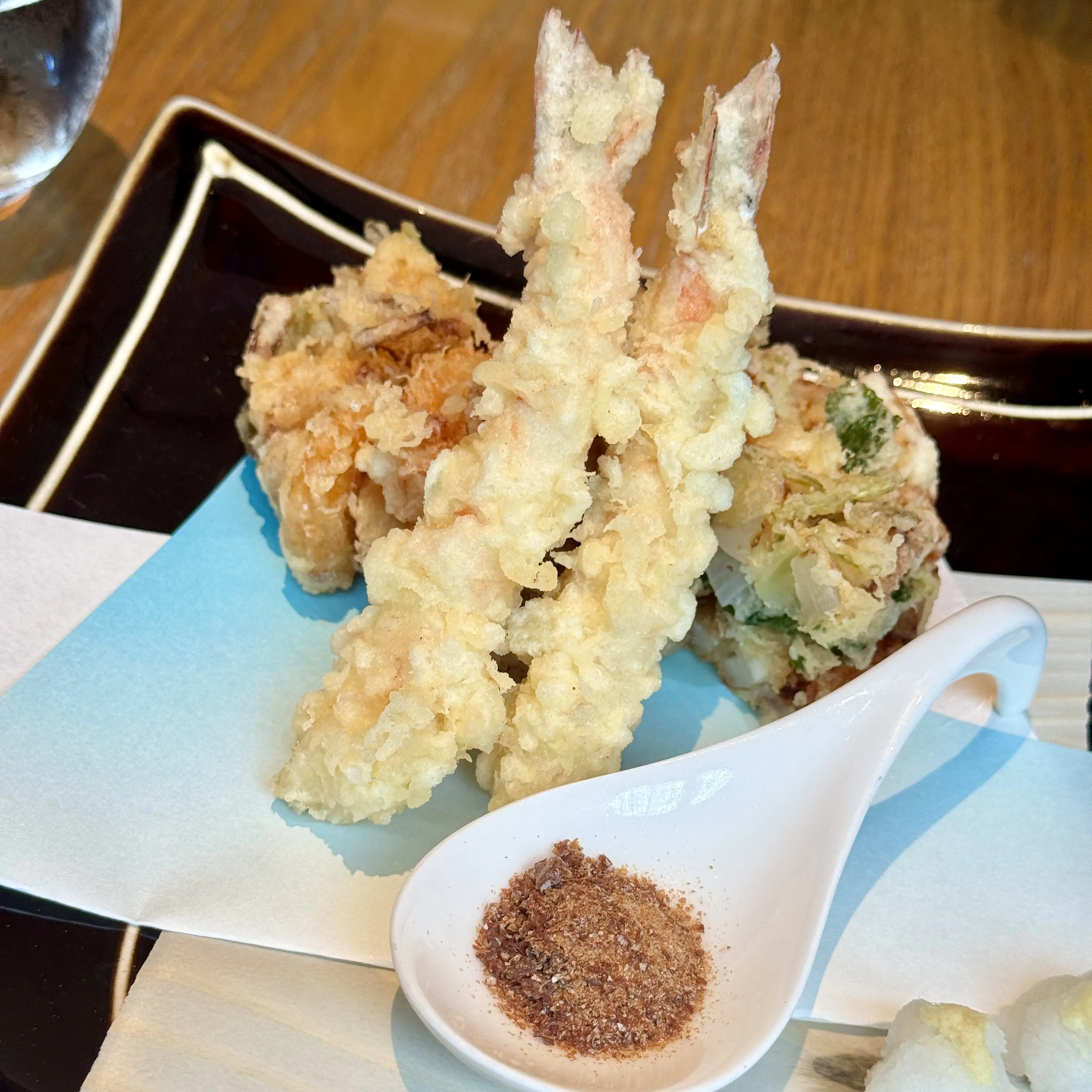 爽やかなライトブルーのシャツでゆっくりランチ🩵_1_9