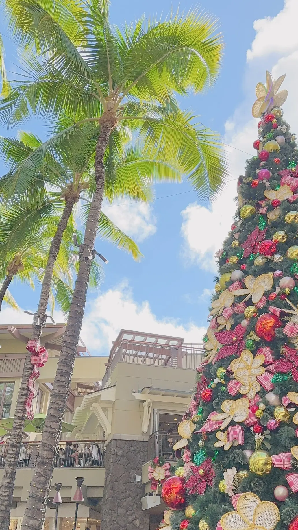 ロイヤルハワイアンセンター内のクリスマスツリー