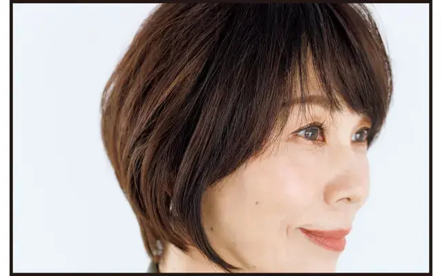 【50代髪型・ヘアスタイル】重さと丸みをキープした“こなれショート”