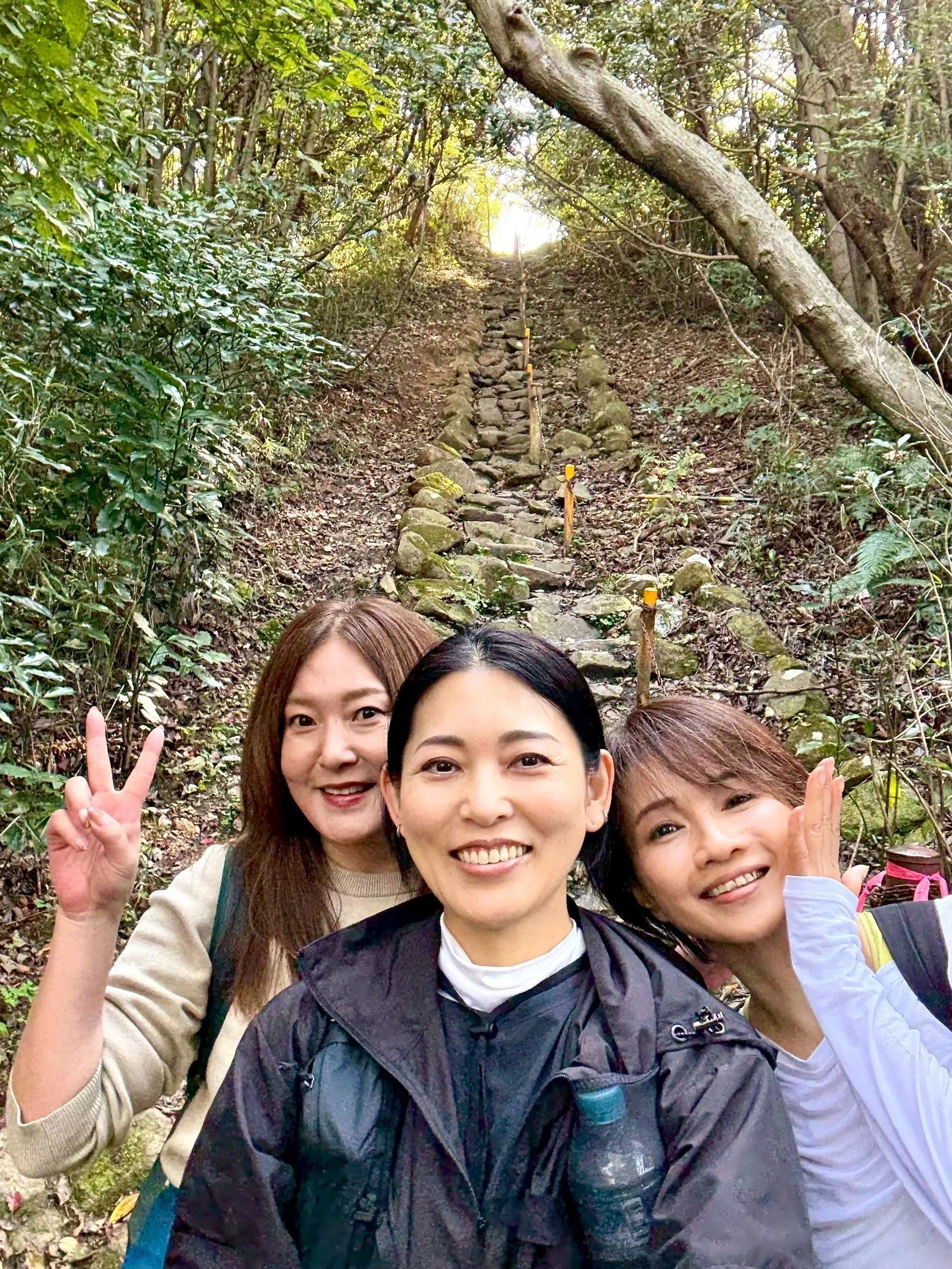 大阪　奈良　生駒山　生駒山上　摩波楽茶屋　和菓子　インドネシア　インドネシア料理　宝山寺　生駒山上遊園地　幾世屋　和菓子　山登り　トレッキング　ハイキング　山歩き　秋散歩