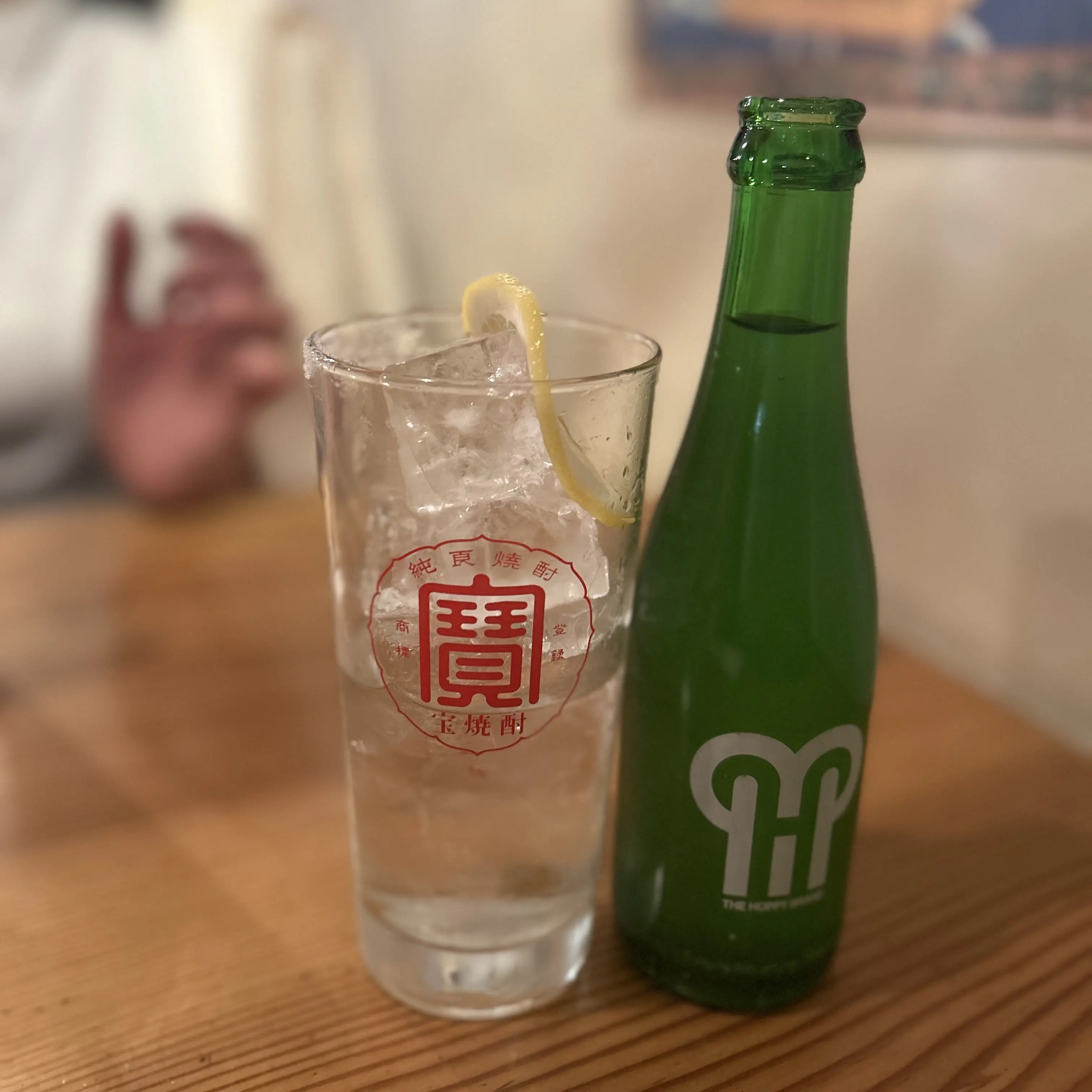 予約の出来ないもつ焼きの店。ファッションも飲みっぷりも男前な日。_1_18