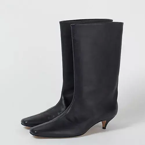 素材感あるスカートに合わせたい！ ＞＞ NEBULONI Eのミドルブーツ