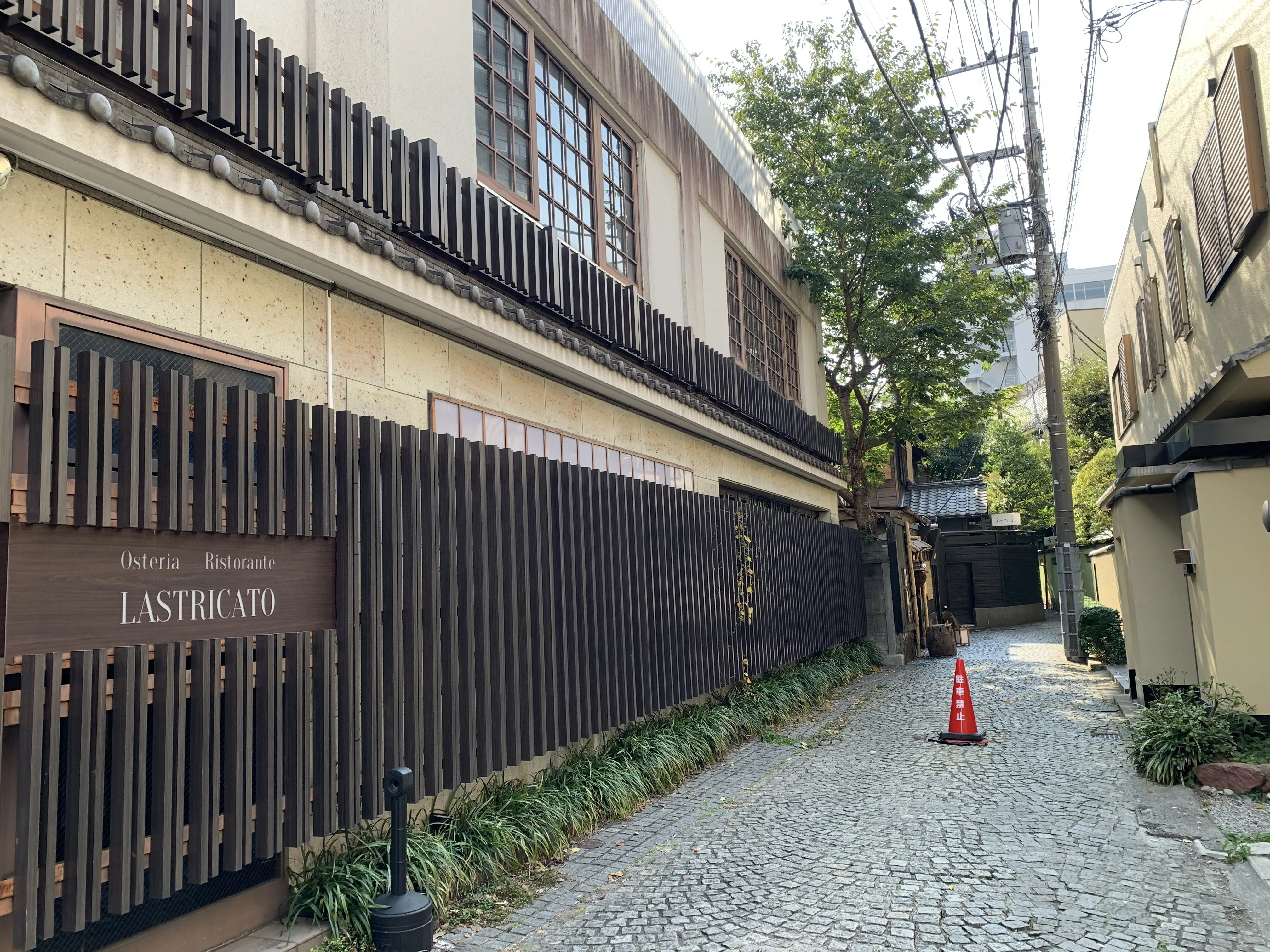 神楽坂の街並みはおしゃれな雰囲気