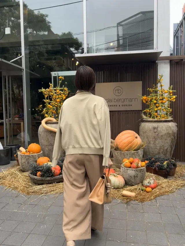 見えないお洒落も取り入れたワントーンハロウィンコーデ　_1_7