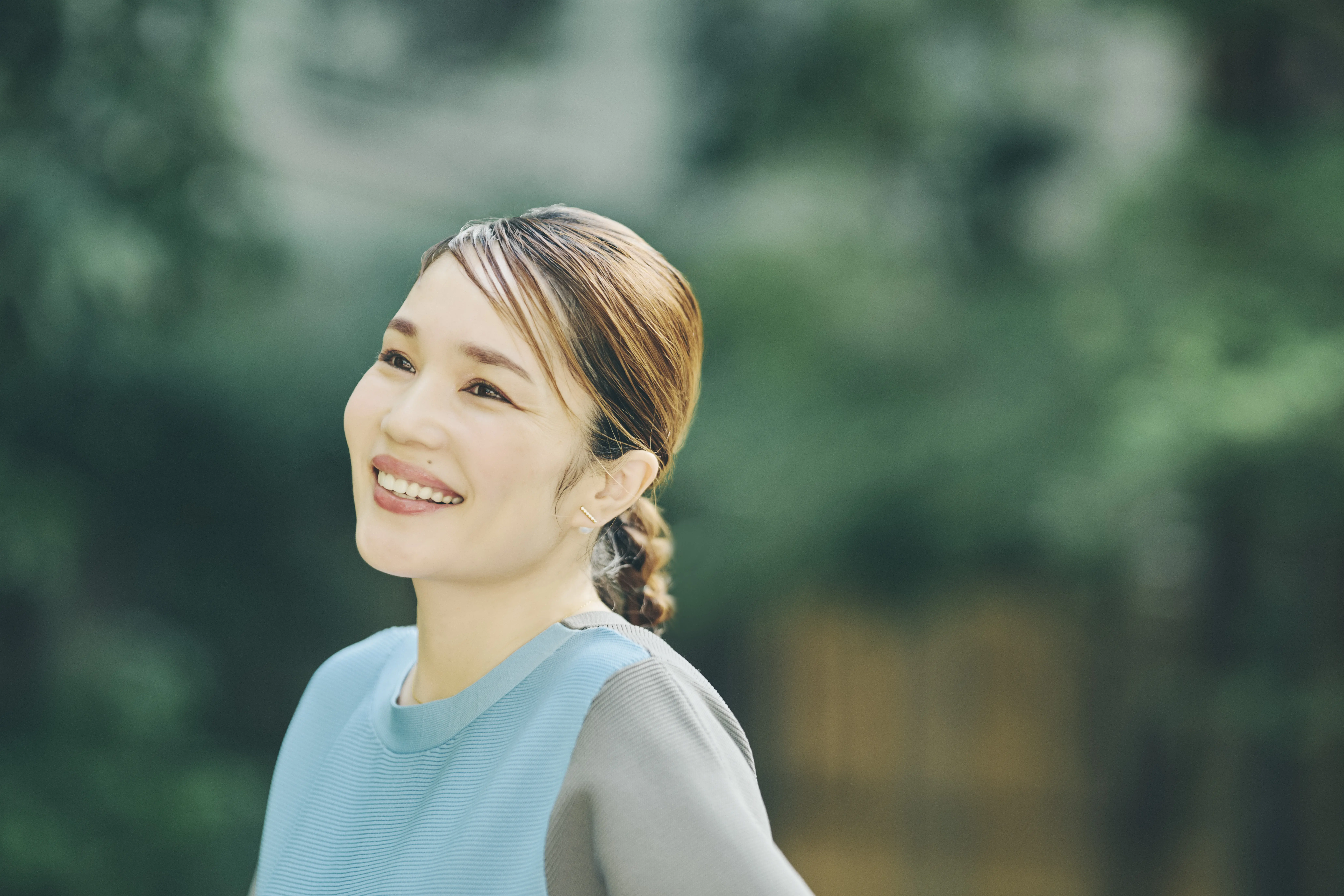 お笑いタレント 平野ノラさん　汚部屋　プロフィール写真