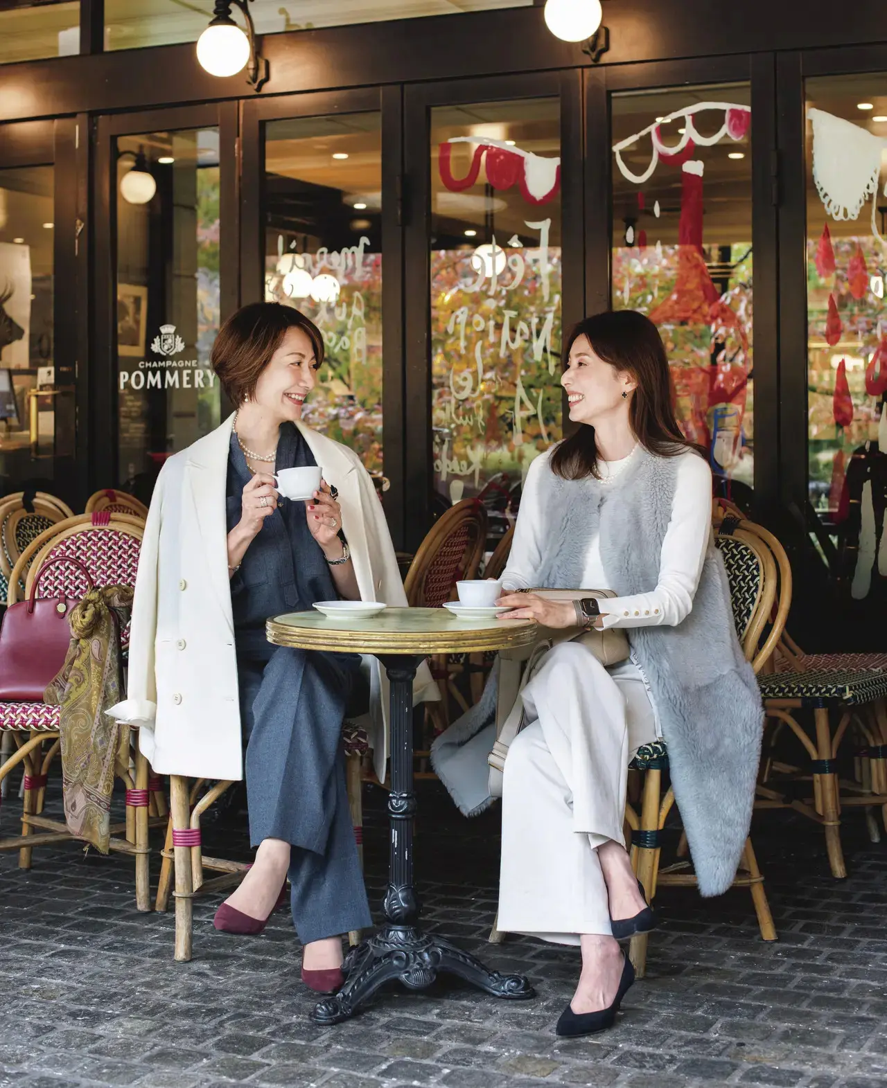 デニムやファーも！ 「友人と会う日」のアラフィーコーデ【エクラ 華組のリアルファッションSNAP】