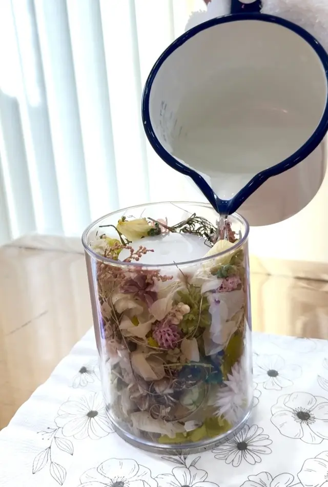 【ホリデーシーズンにキャンドルを】インテリアを彩るボタニカルキャンドル作り_1_3