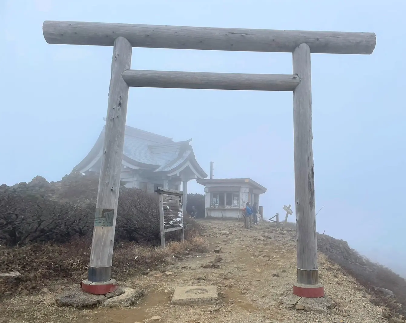 蔵王刈田岳山頂に鎮座する刈田嶺神社