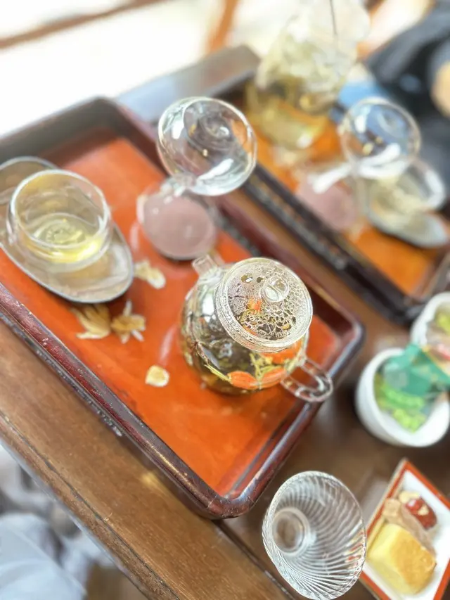 ユニクロネイビートップスで台湾茶を楽しみました！_1_6