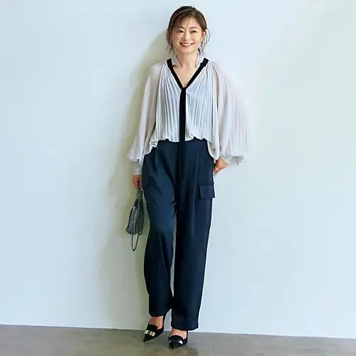 LOEFF×eclat 【三尋木奈保さん別注】サテンカーゴパンツ ￥33,000