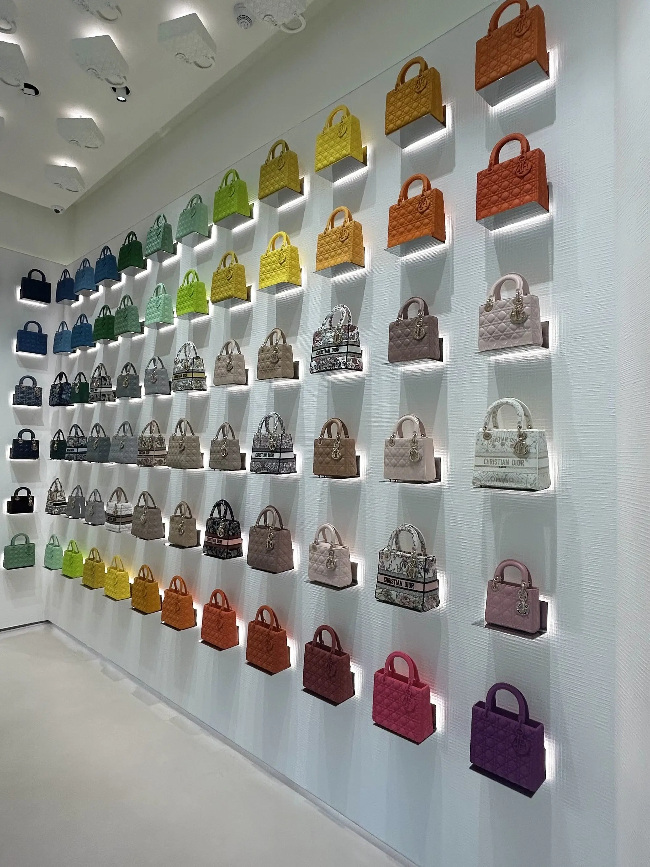 Dior Gold House Bangkok ディオール・ゴールド・ハウス バンコク